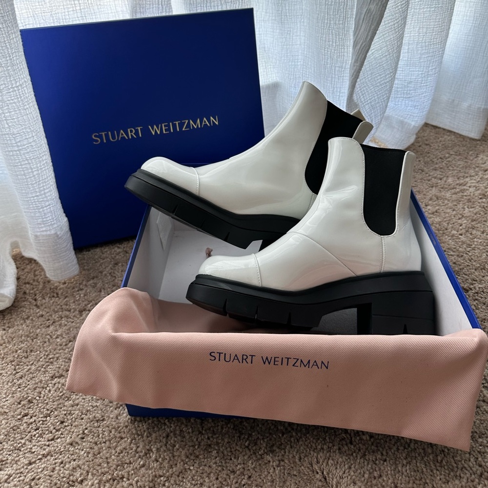 Stuart Weitzman Chelsea White Boots / Booties - Picture 5 of 8